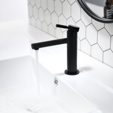 Смеситель для раковины LUSSO Modern M-size Black